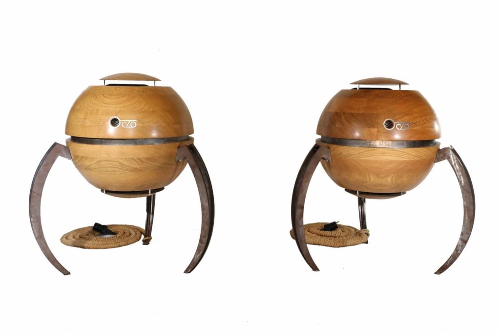 Paire d'enceintes design haut de gamme OCTO 800, sculptures acoustiques artisanales en ébénisterie de bois noble par Octo Art Audio.