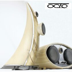 Enceinte sculpture OCTO 600 : l'alliance parfaite entre haute-fidélité, design aérodynamique et ébénisterie d'art. Enceintes amplifiées Bluetooth haut de gamme OCTO 600 design sculpture en bois