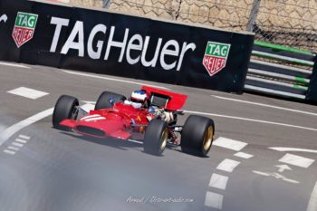 Jean Alesi à la limite au volant de sa Ferrari classique au virage Tag Heuer avant sa perte de contrôle. F1 Ferrari historique Jean Alesi Monaco Grand Prix Historique 2026avant crash virage Tag Heuer